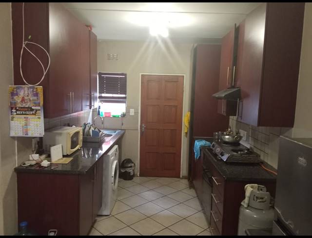 2 BEDROOM TOWNHOUSE FOR SALE IN ALBERTSDAL
